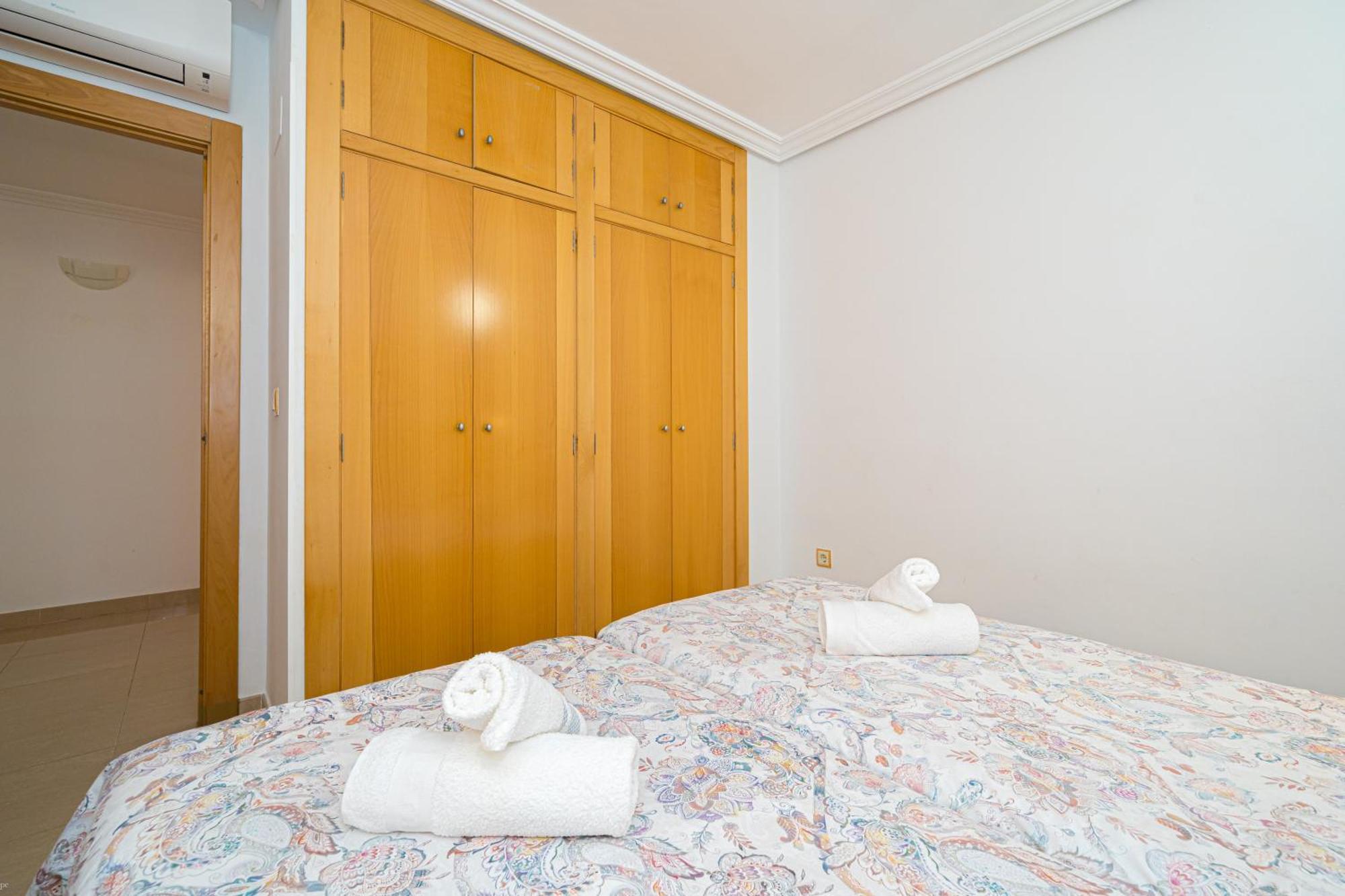 Front Line Apartment Jakarta 2 El Campello Ngoại thất bức ảnh