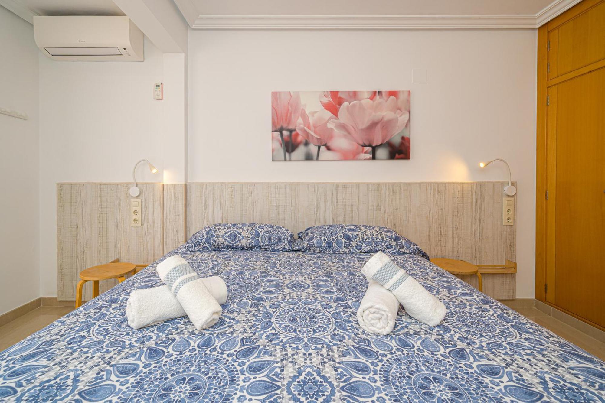 Front Line Apartment Jakarta 2 El Campello Ngoại thất bức ảnh