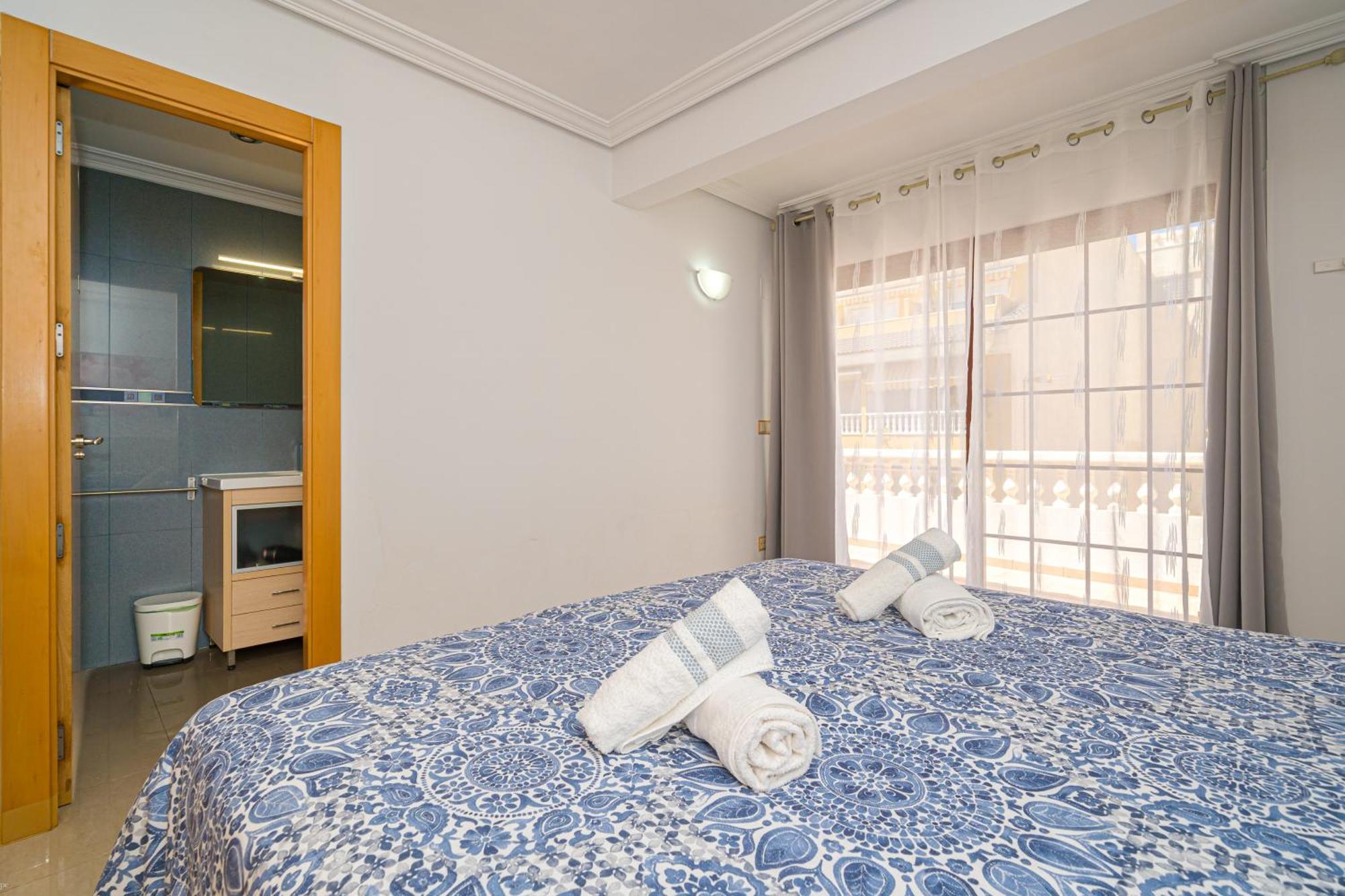 Front Line Apartment Jakarta 2 El Campello Ngoại thất bức ảnh